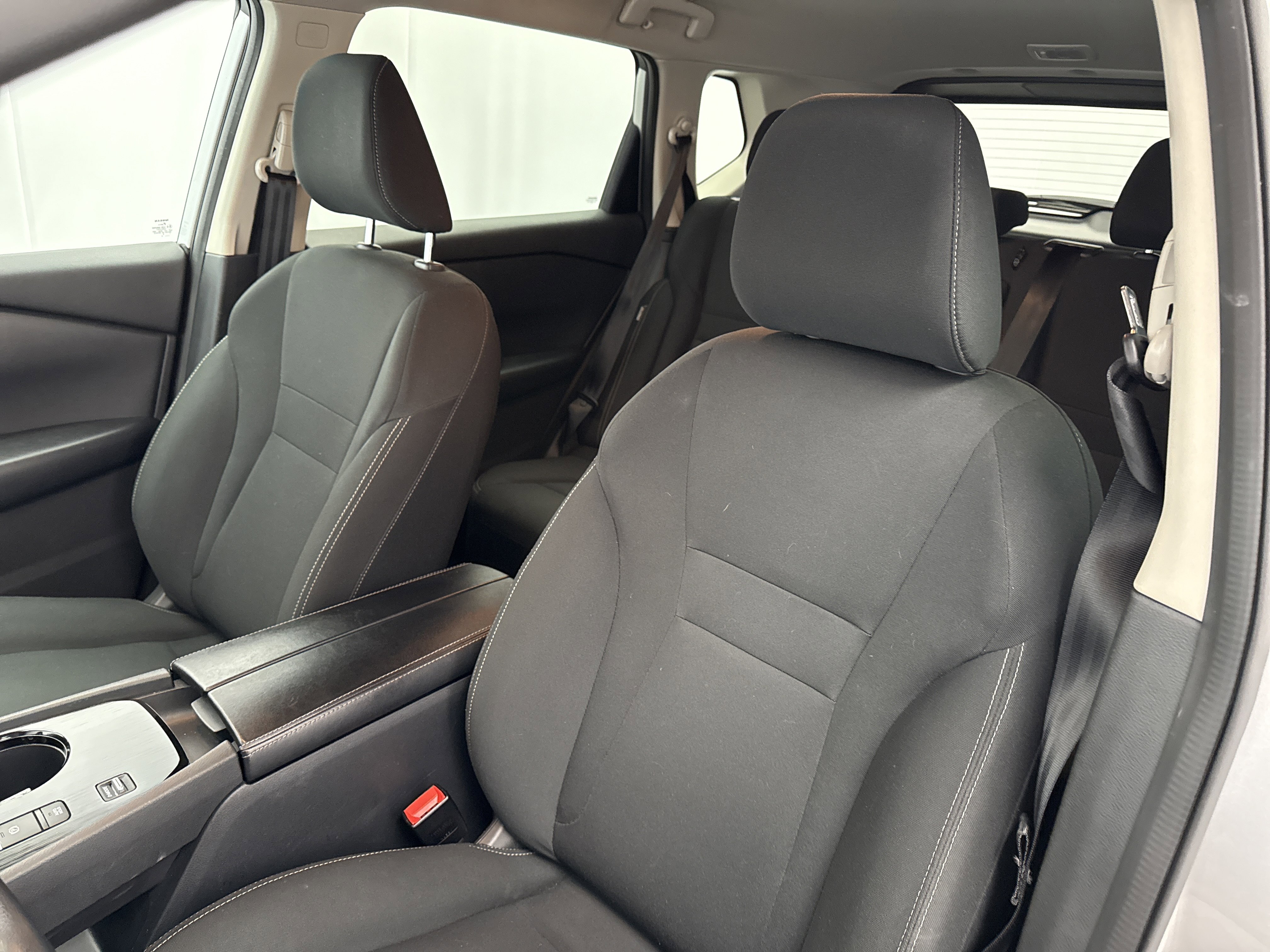 Used 2024 Nissan Rogue S image 8