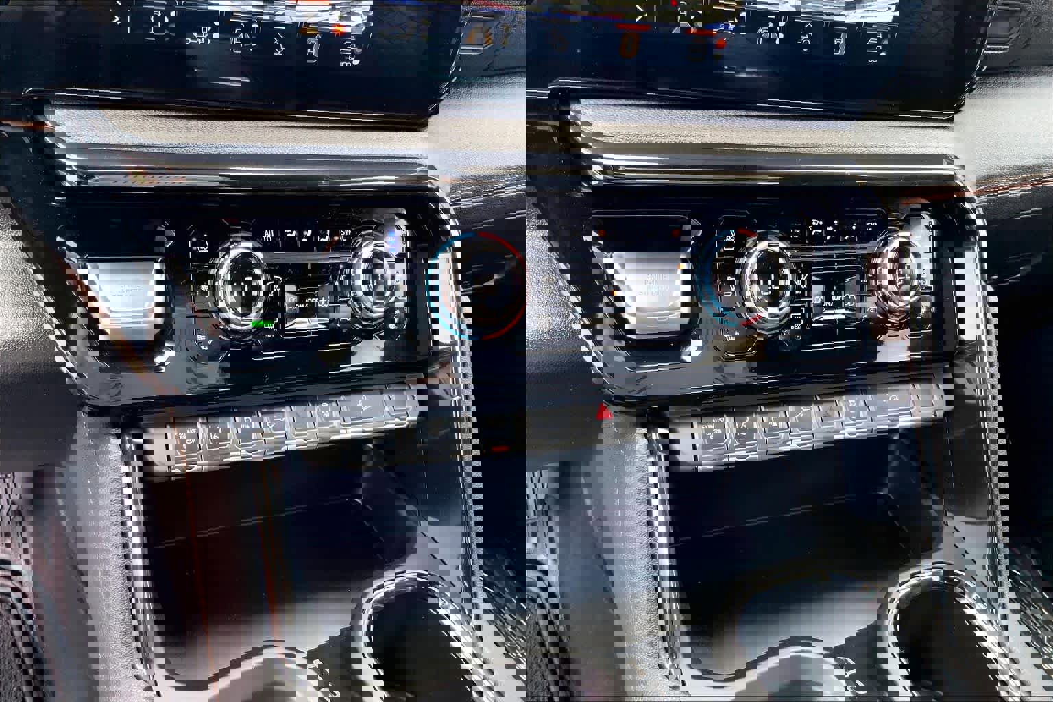 Used 2025 GMC Sierra 2500 AT4 w/ AT4 Premium Plus Package image 61