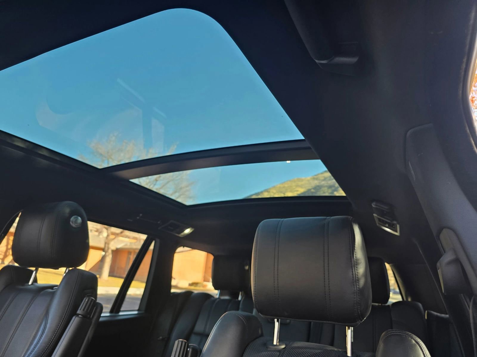 Used 2015 Land Rover Range Rover Long Wheelbase Supercharged image 38