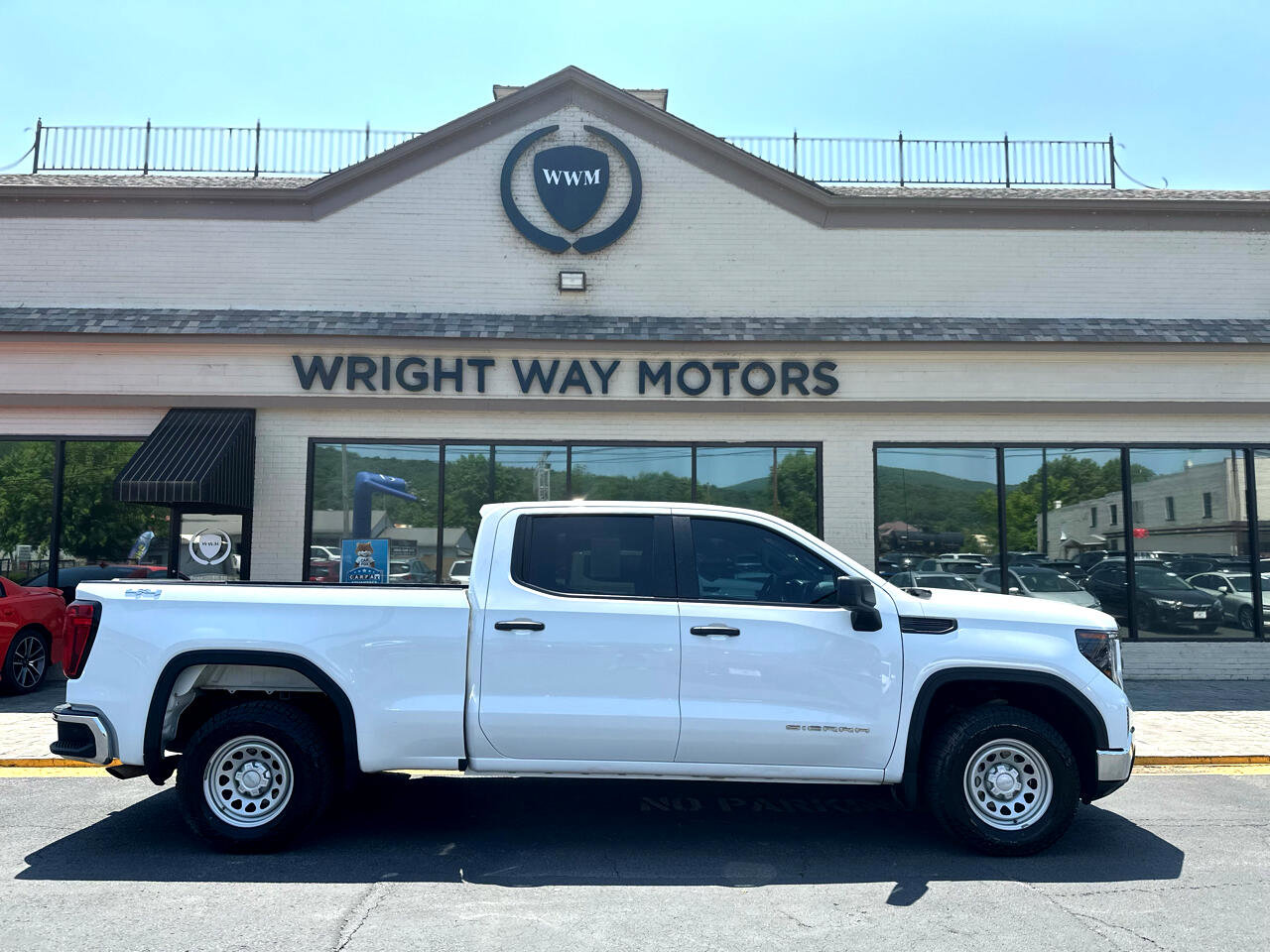 Used 2022 GMC Sierra 1500 Pro w/ Pro Value Package AWD/4WD image 2
