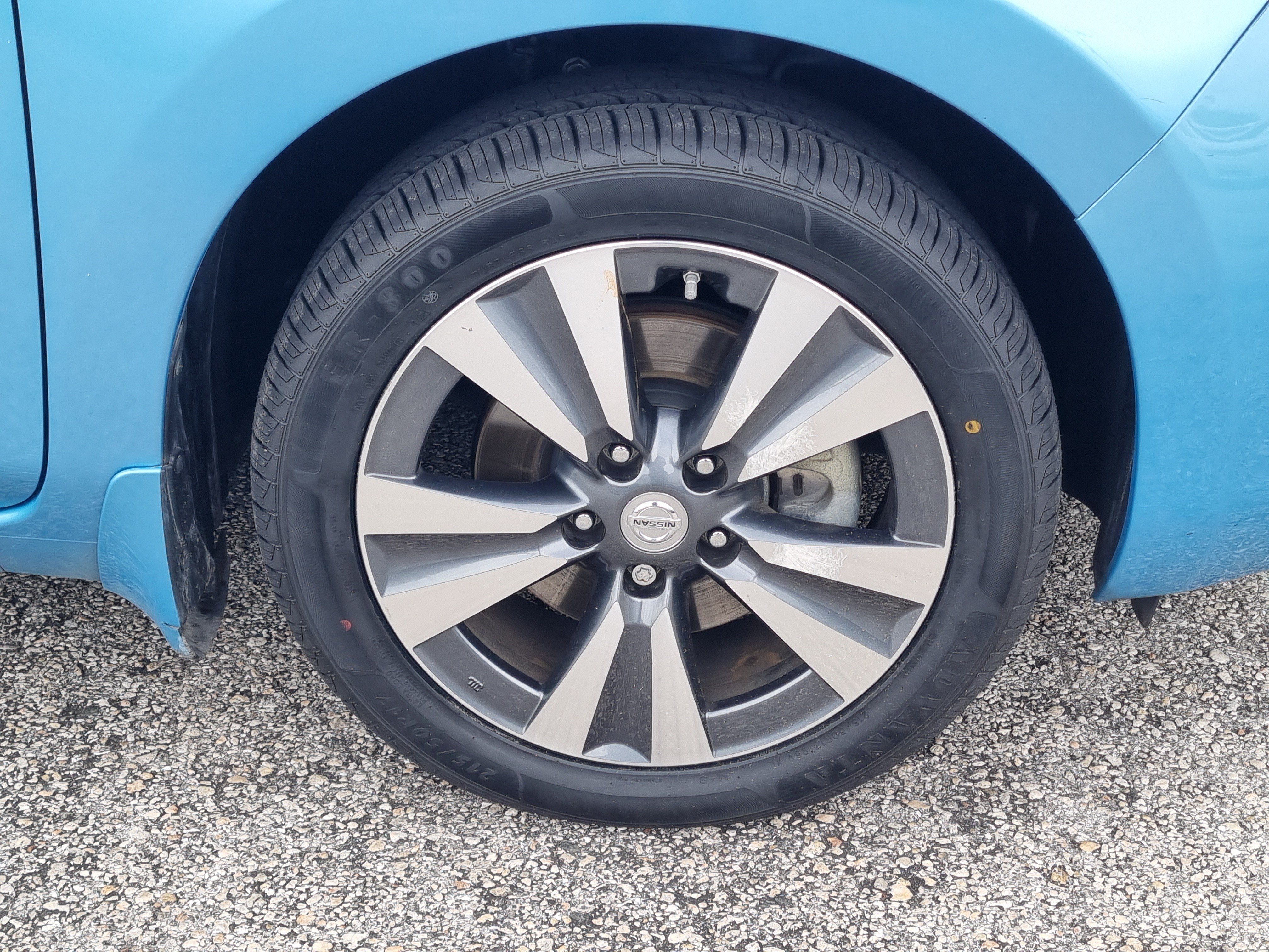 Used 2015 Nissan Leaf SL FWD image 9