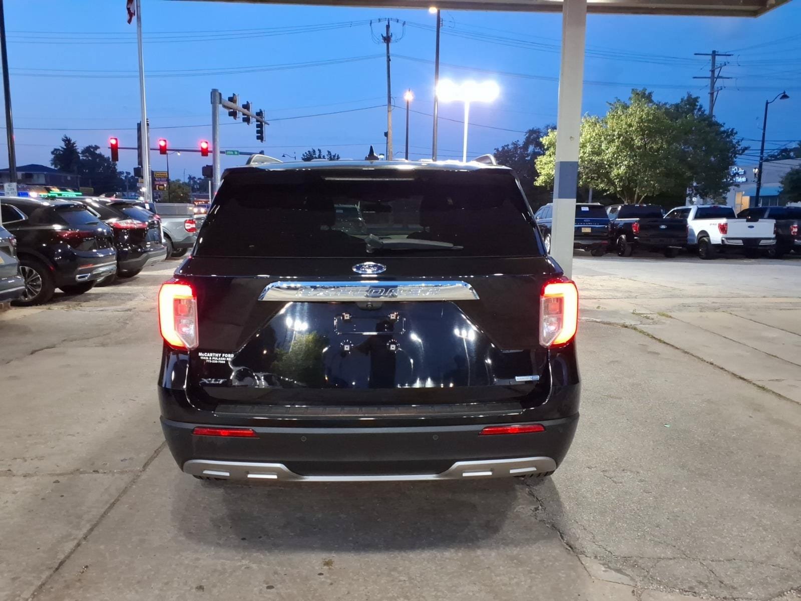 Used 2020 Ford Explorer XLT w/ Equipment Group 202A AWD/4WD image 4