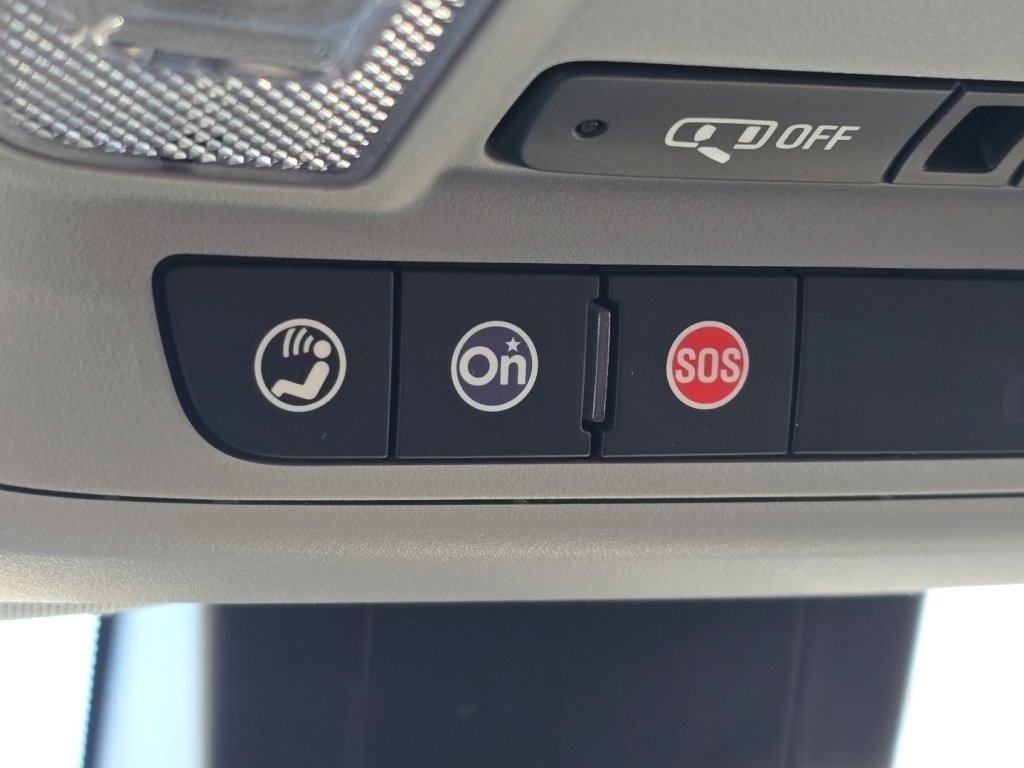 Used 2024 Chevrolet Equinox LT w/ LPO, Floor Liner Package image 27