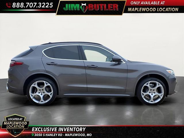 Used 2023 Alfa Romeo Stelvio Ti Lusso w/ Quick Order Package 22X Lusso AWD/4WD image 5