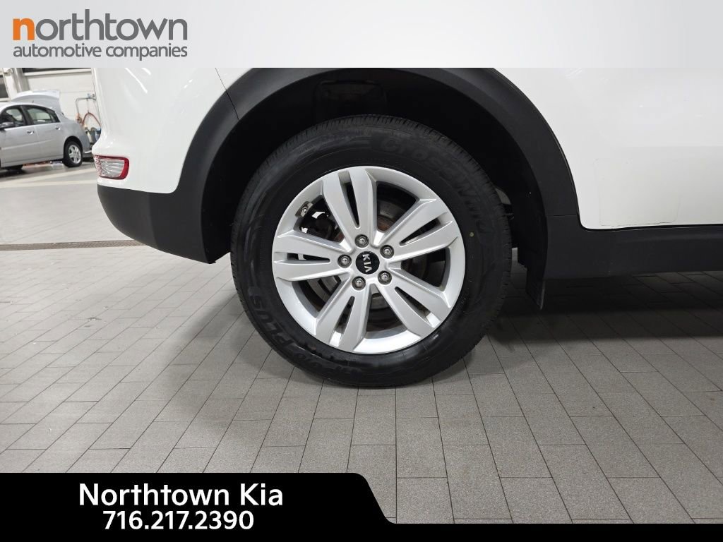 Certified 2019 Kia Sportage LX image 11