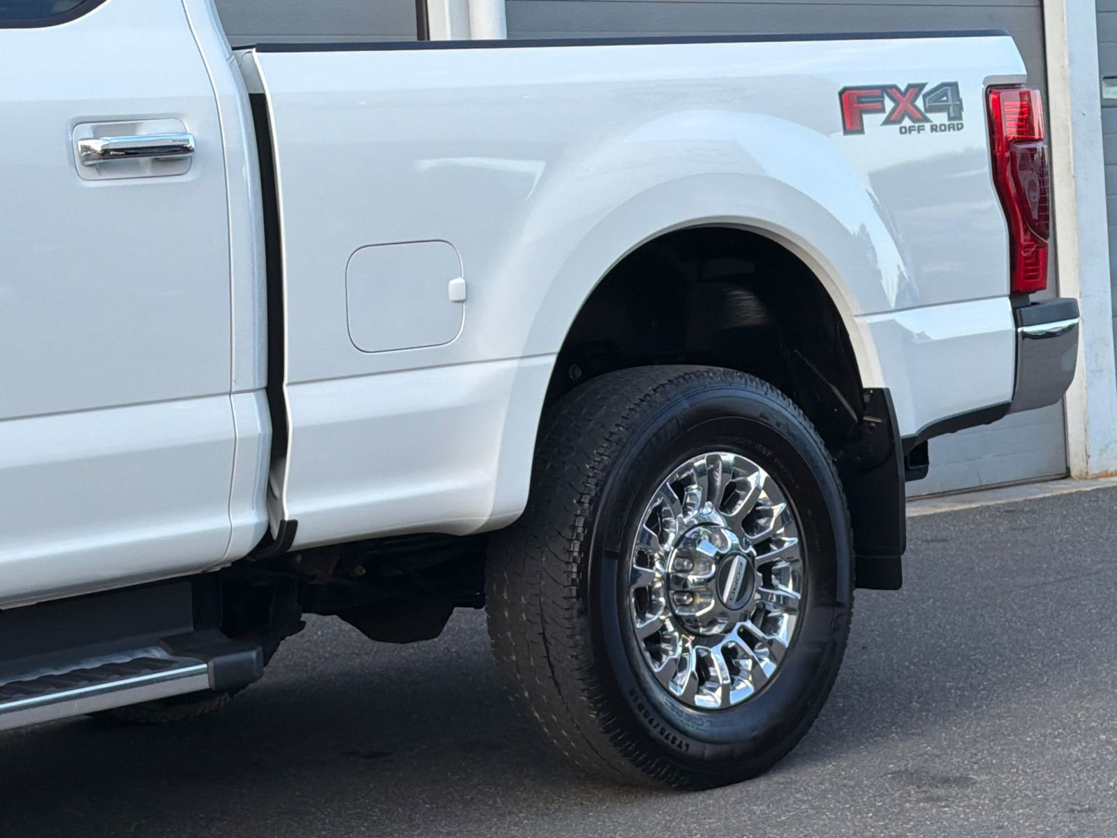 Used 2022 Ford F350 Lariat w/ Lariat Ultimate Package AWD/4WD image 6