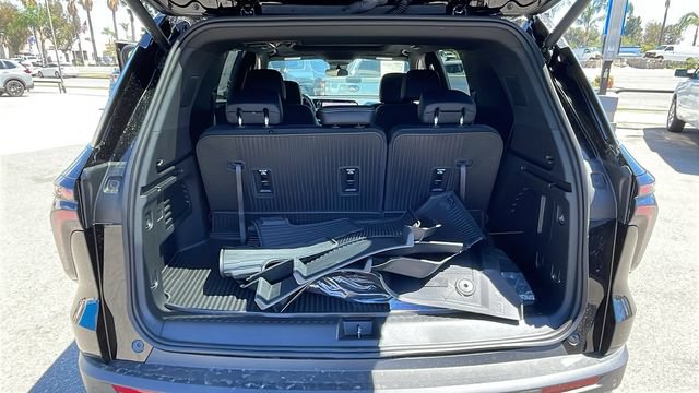 New 2026 Chevrolet Traverse LT w/ Sun and Wheel Package FWD image 32