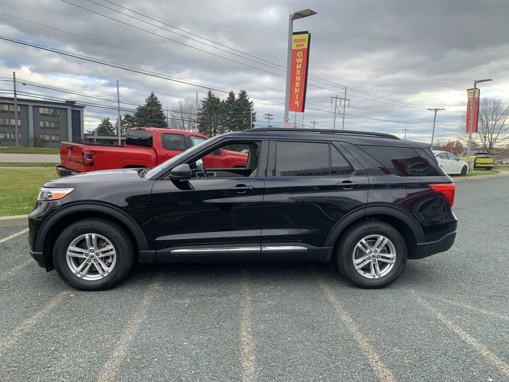 Used 2022 Ford Explorer XLT w/ Equipment Group 202A image 4