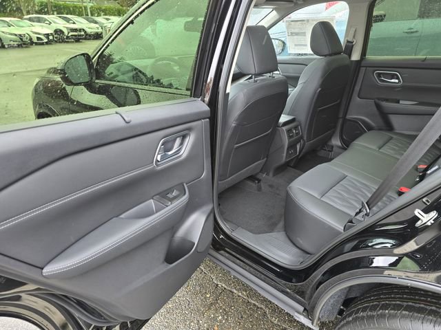 New 2026 Nissan Rogue Platinum AWD/4WD image 13