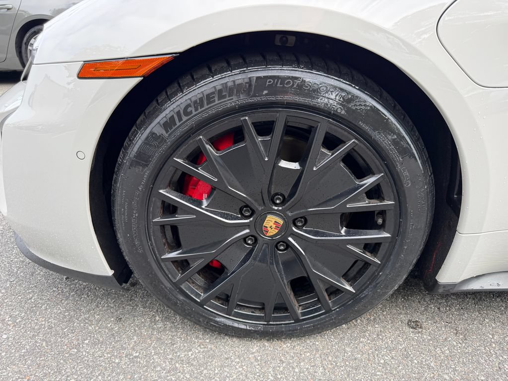 Used 2022 Porsche Taycan GTS AWD/4WD image 9