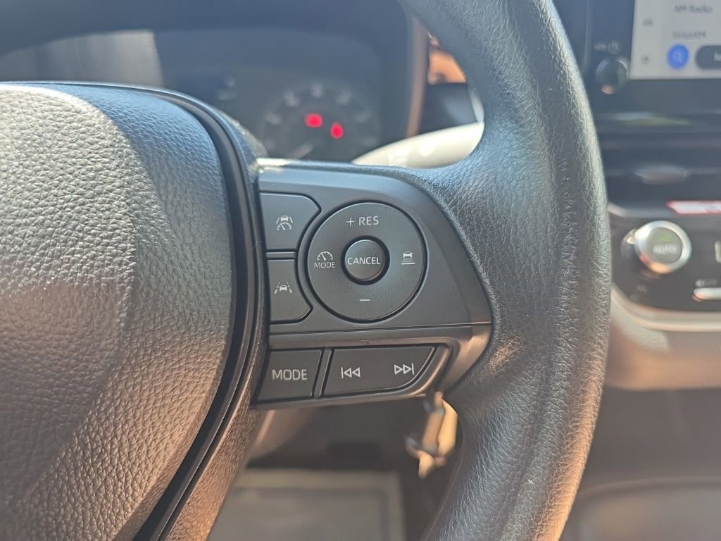 Used 2025 Toyota Corolla LE image 22