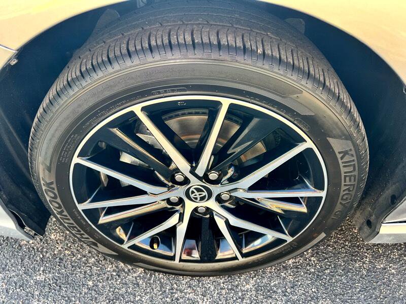 Used 2024 Toyota Camry SE image 19