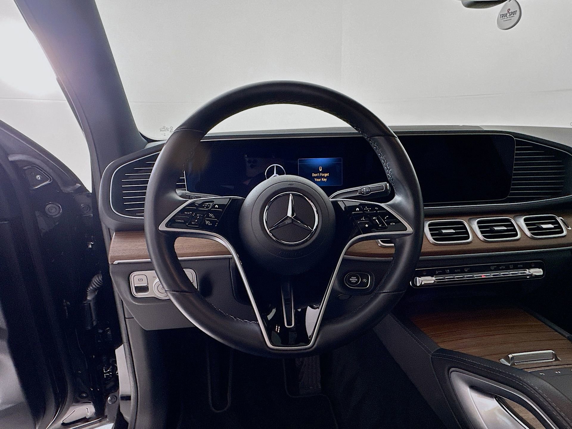 Used 2025 Mercedes-Benz GLE 350 4MATIC image 12