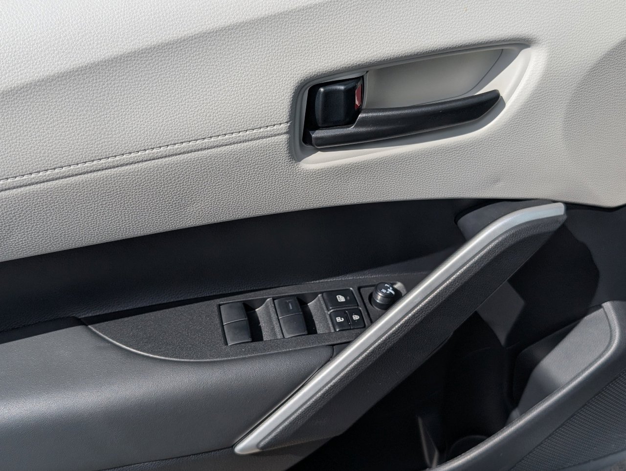 Used 2026 Toyota Corolla Cross L image 15