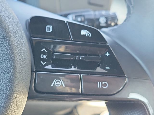 Used 2025 Hyundai Elantra Sport image 24