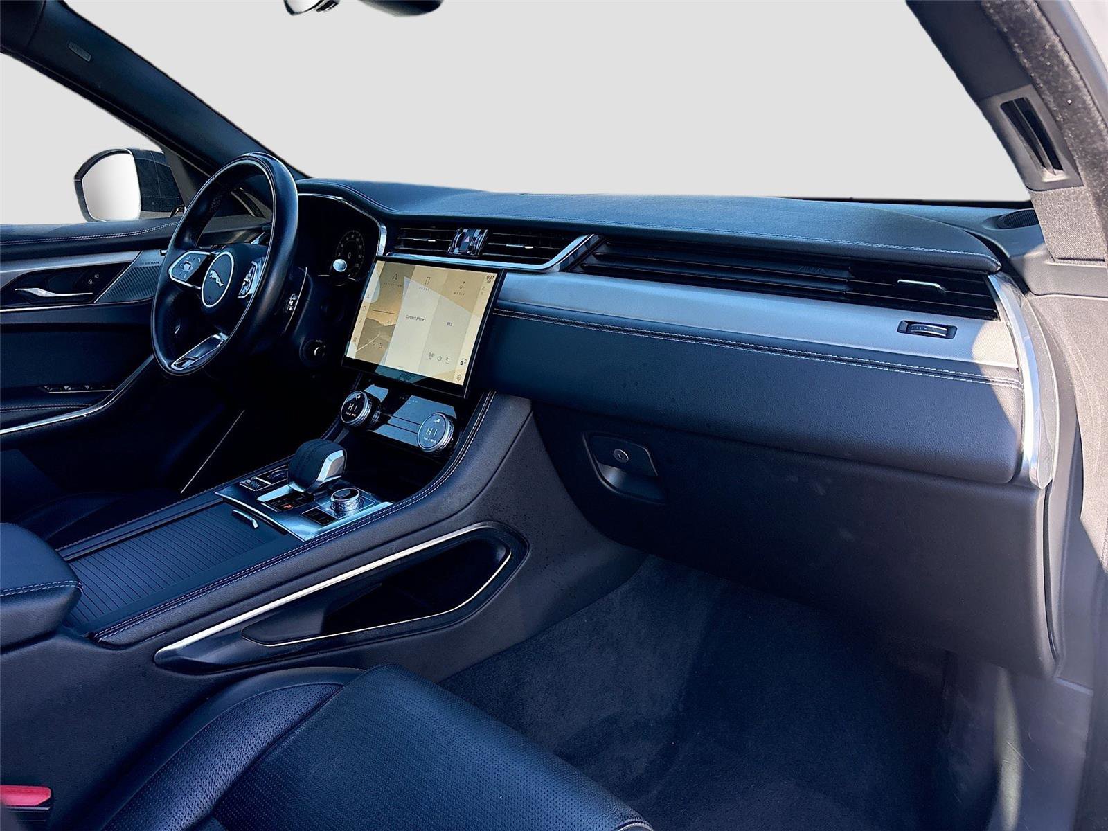 Used 2024 Jaguar F-PACE R-Dynamic S image 34