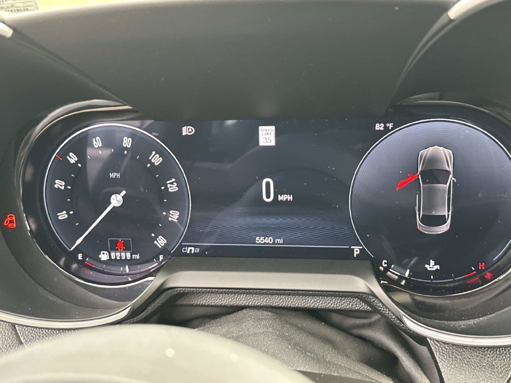 Used 2024 Alfa Romeo Giulia AWD image 30