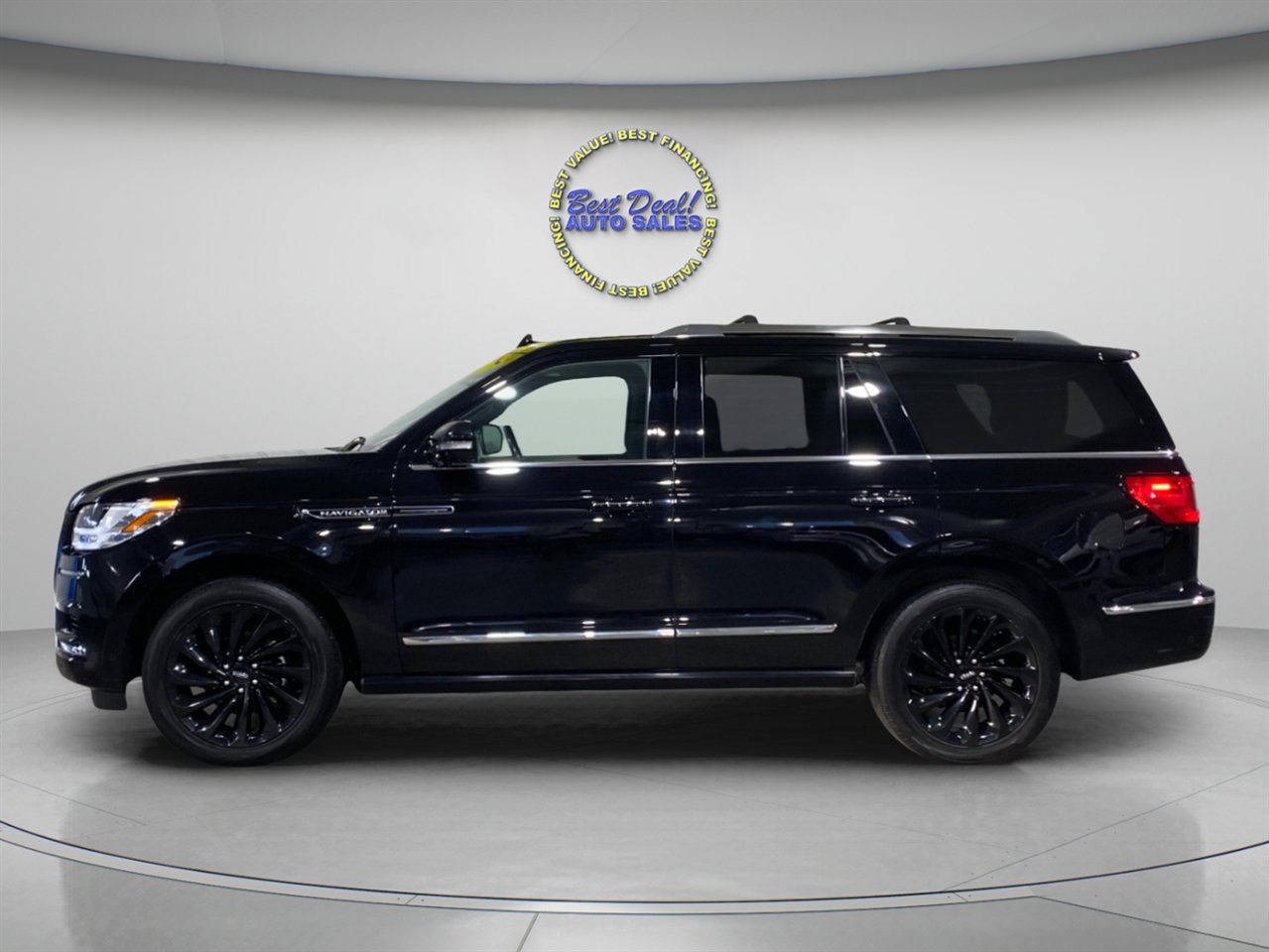 Used 2021 Lincoln Navigator Reserve image 2