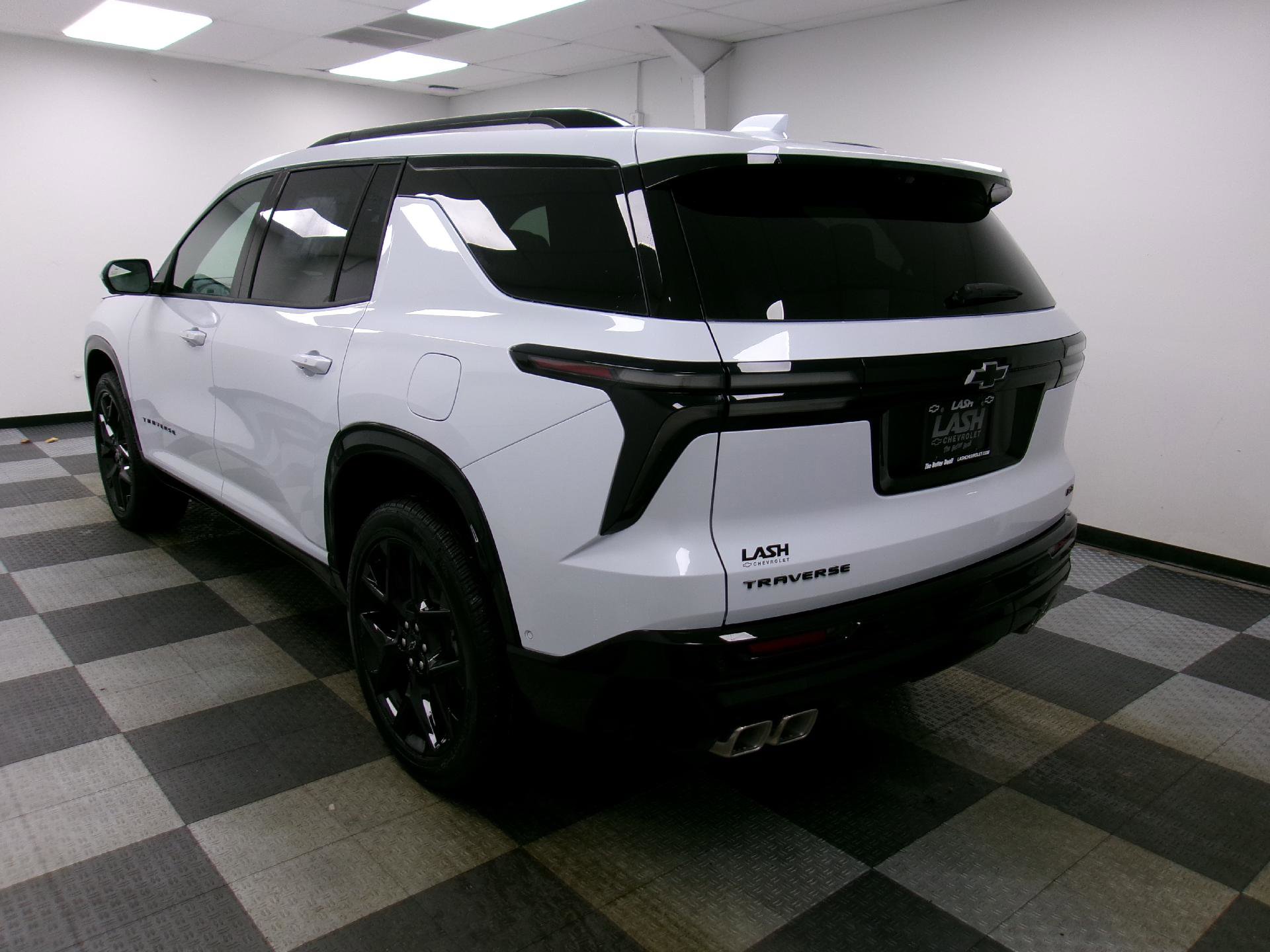 New 2026 Chevrolet Traverse RS w/ LPO, Floor Liner Package image 2