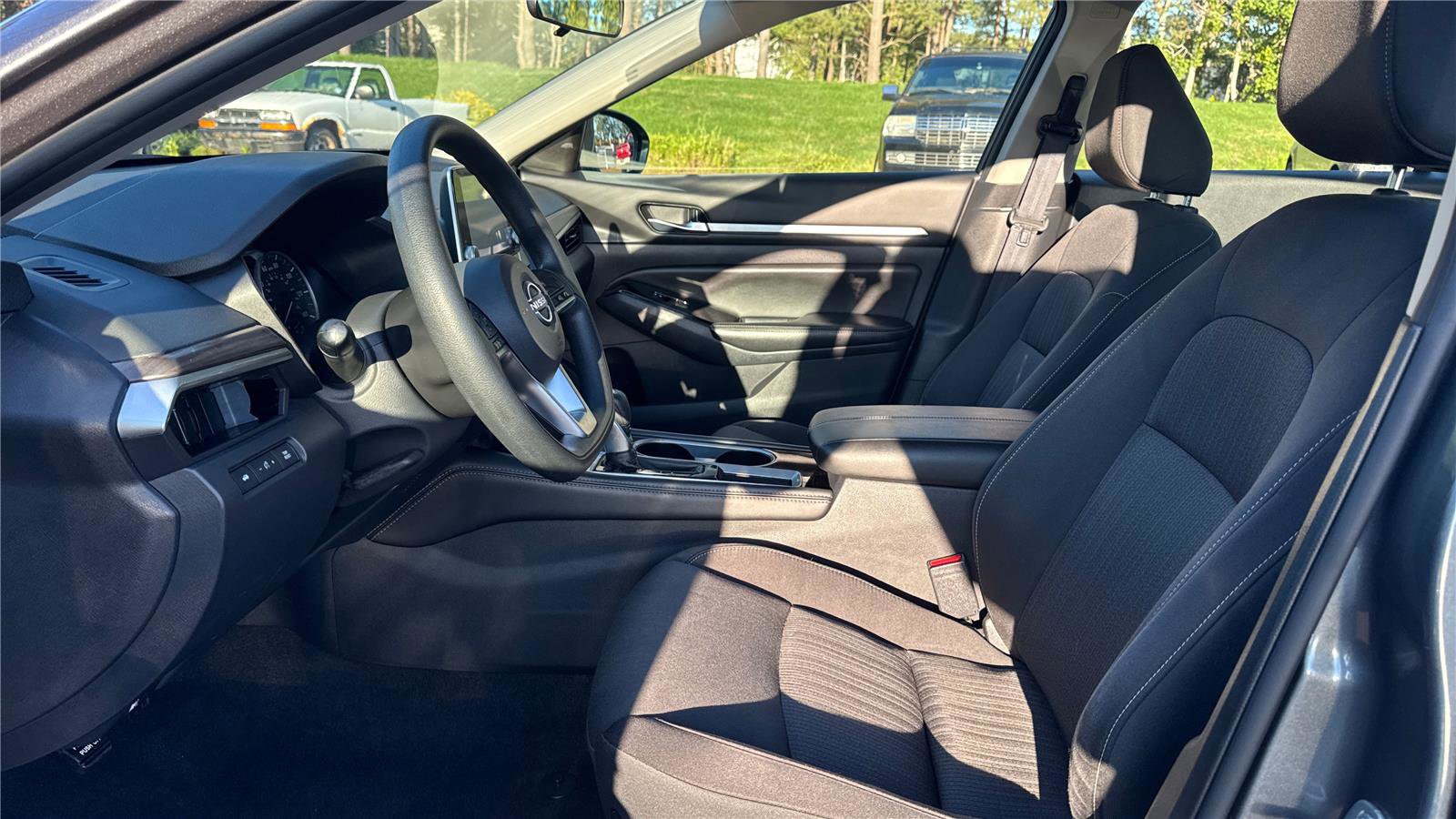 Used 2023 Nissan Altima 2.5 SV image 10