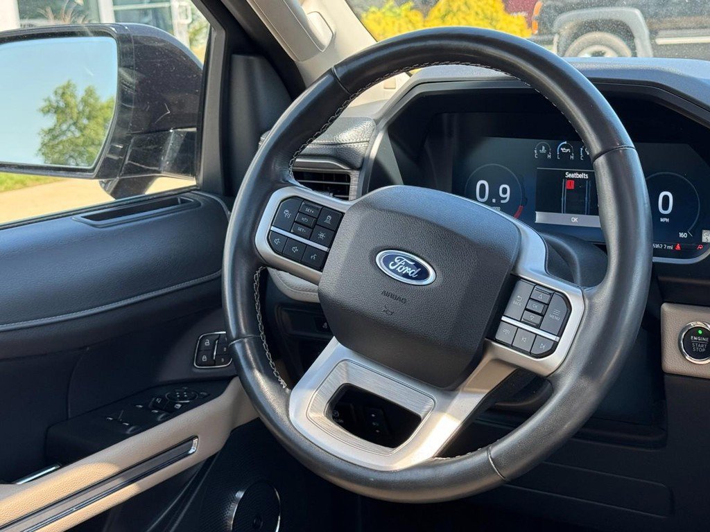 Used 2023 Ford Expedition Limited AWD/4WD image 16