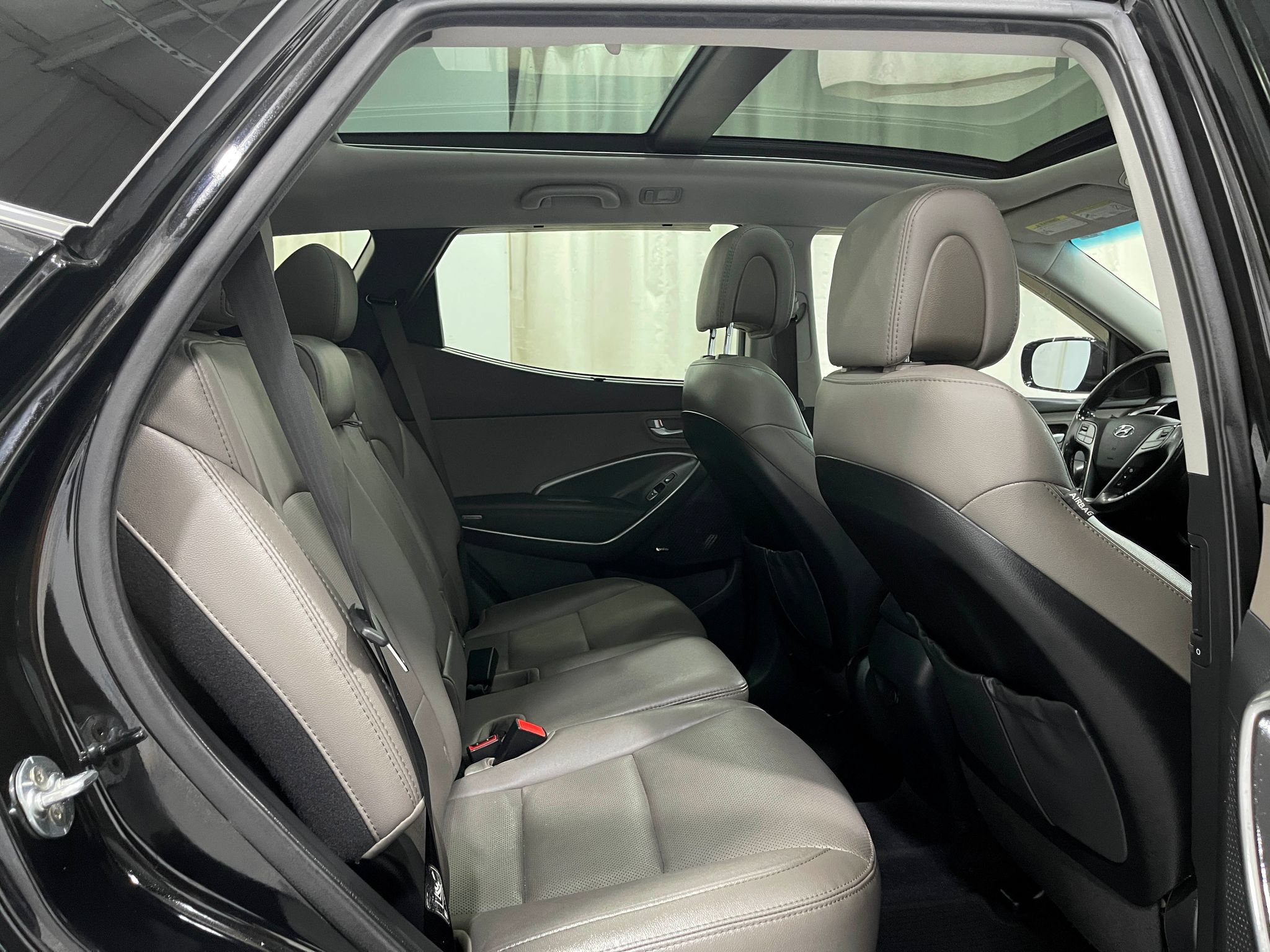 Used 2017 Hyundai Santa Fe Sport FWD image 31