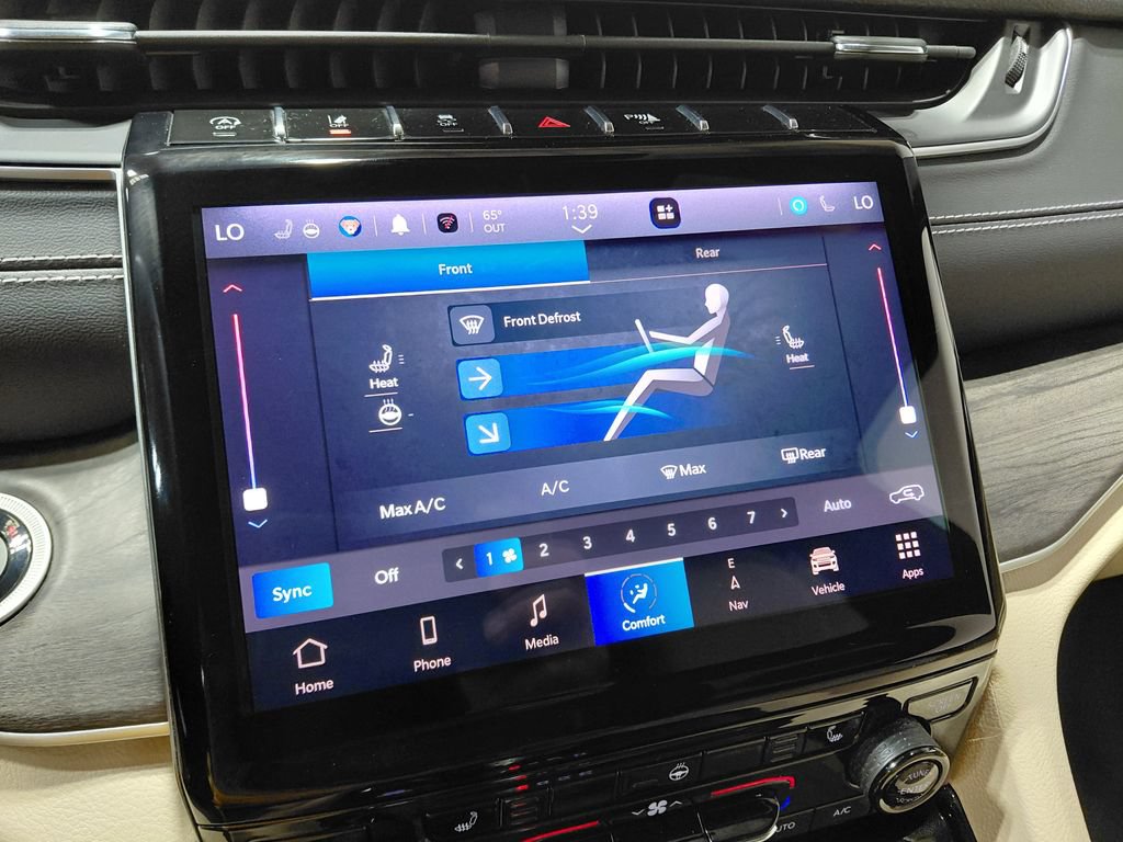 Used 2023 Jeep Grand Cherokee L Limited AWD/4WD image 38