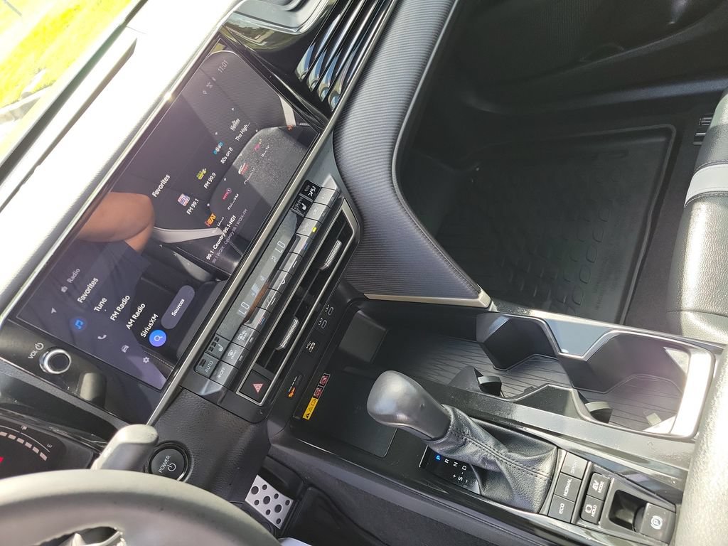 Used 2025 Toyota Camry LE FWD image 33