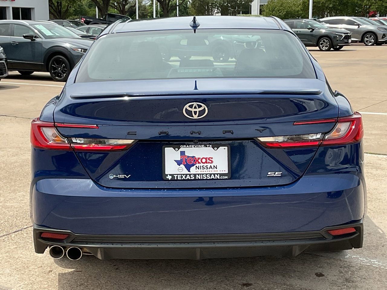 Used 2025 Toyota Camry SE image 6