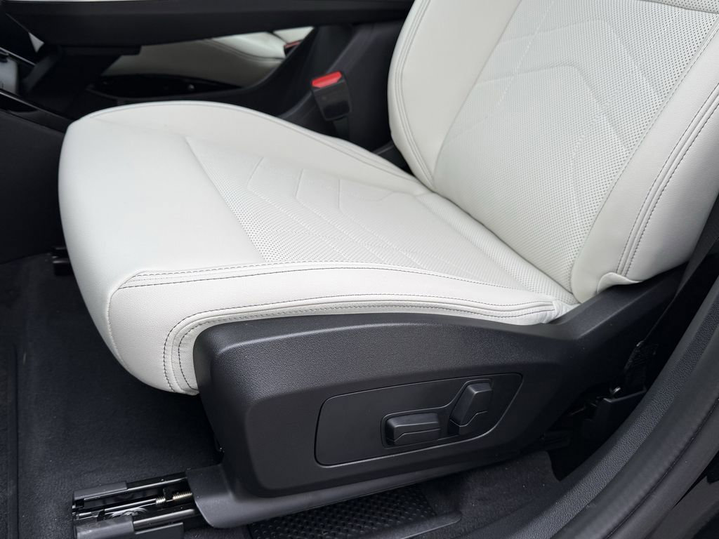 Used 2026 BMW X1 xDrive28i AWD/4WD image 14