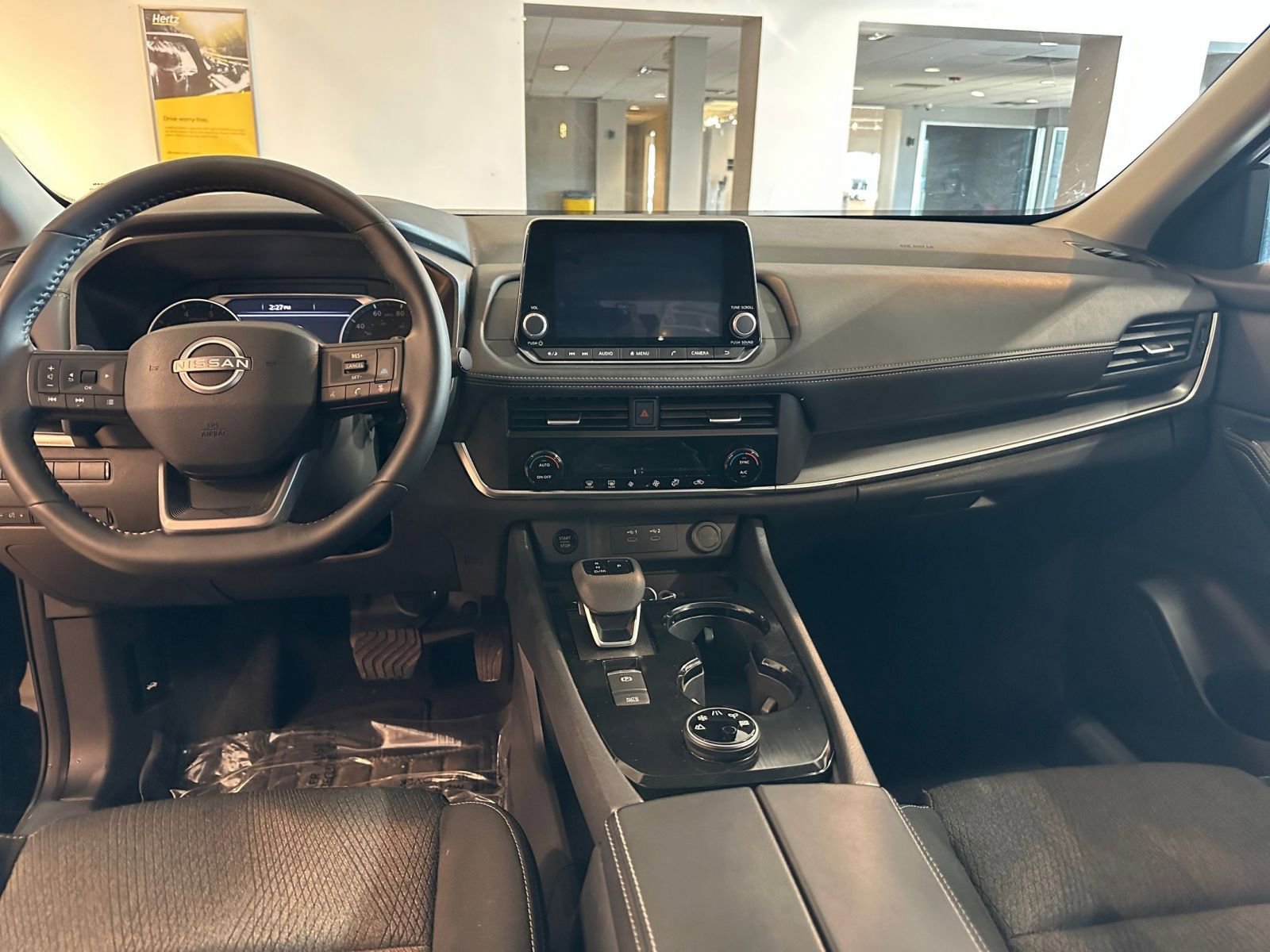 Used 2025 Nissan Rogue SV image 36