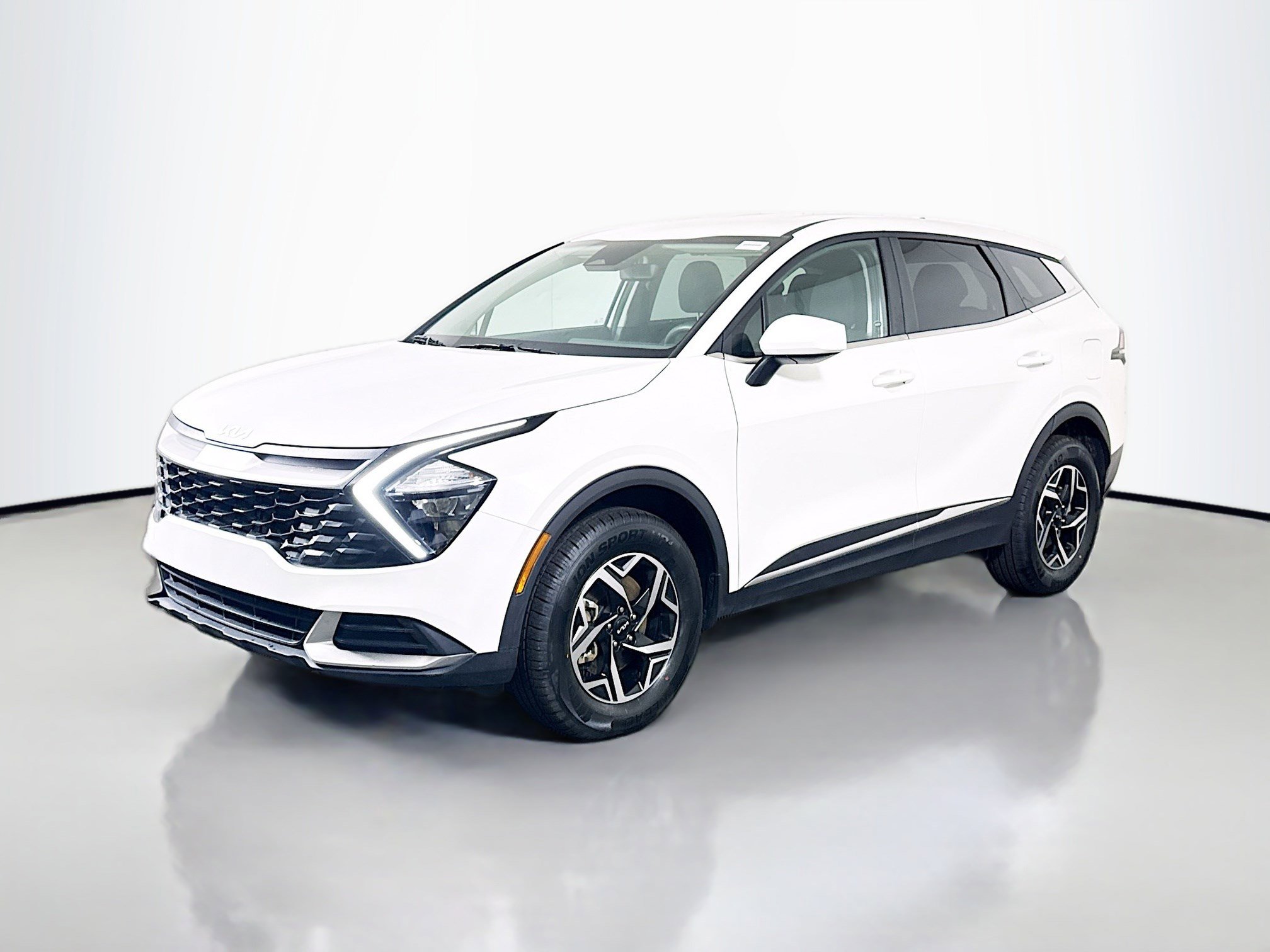 Used 2023 Kia Sportage LX image 4