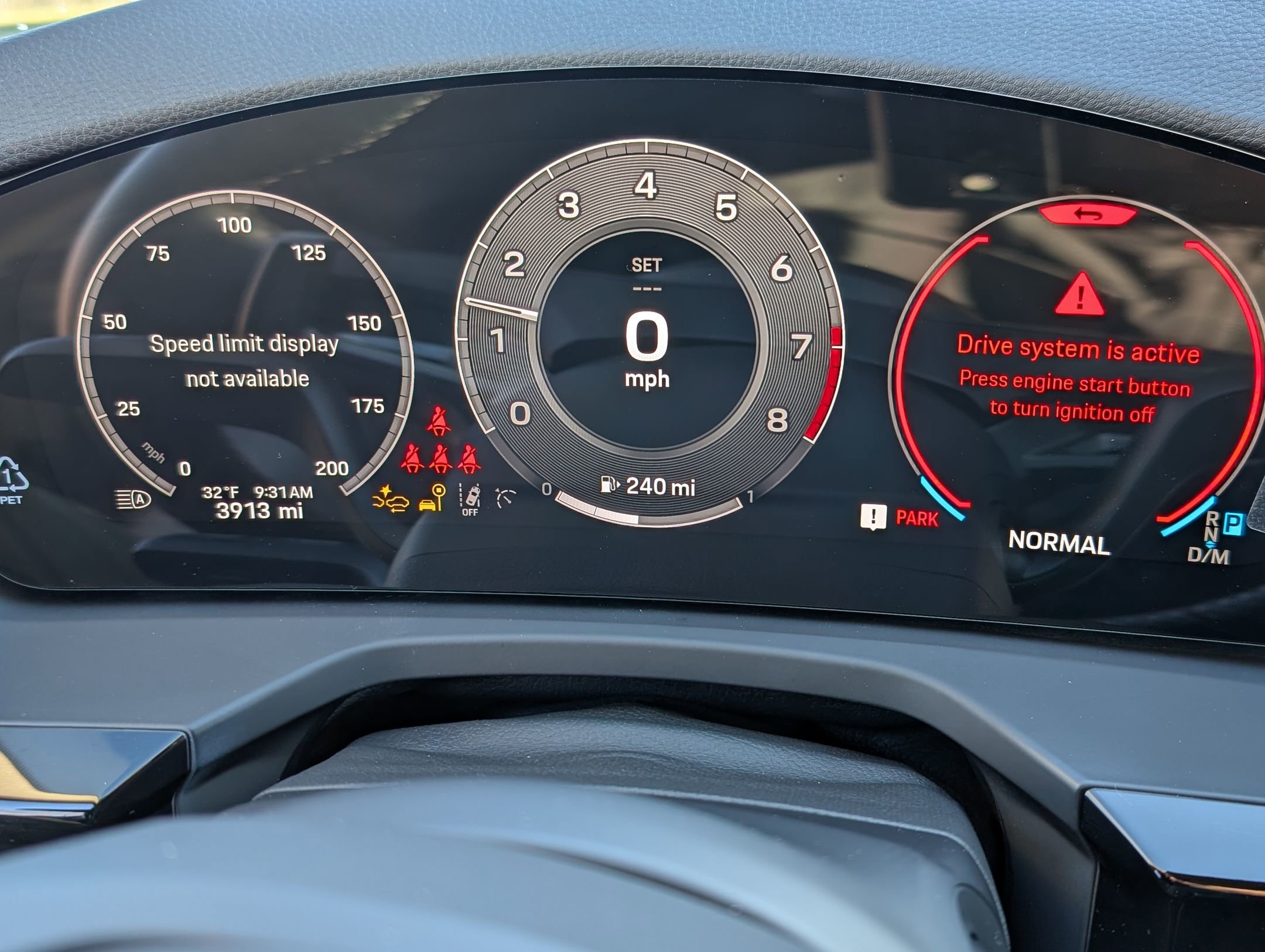 Certified 2025 Porsche Panamera image 31