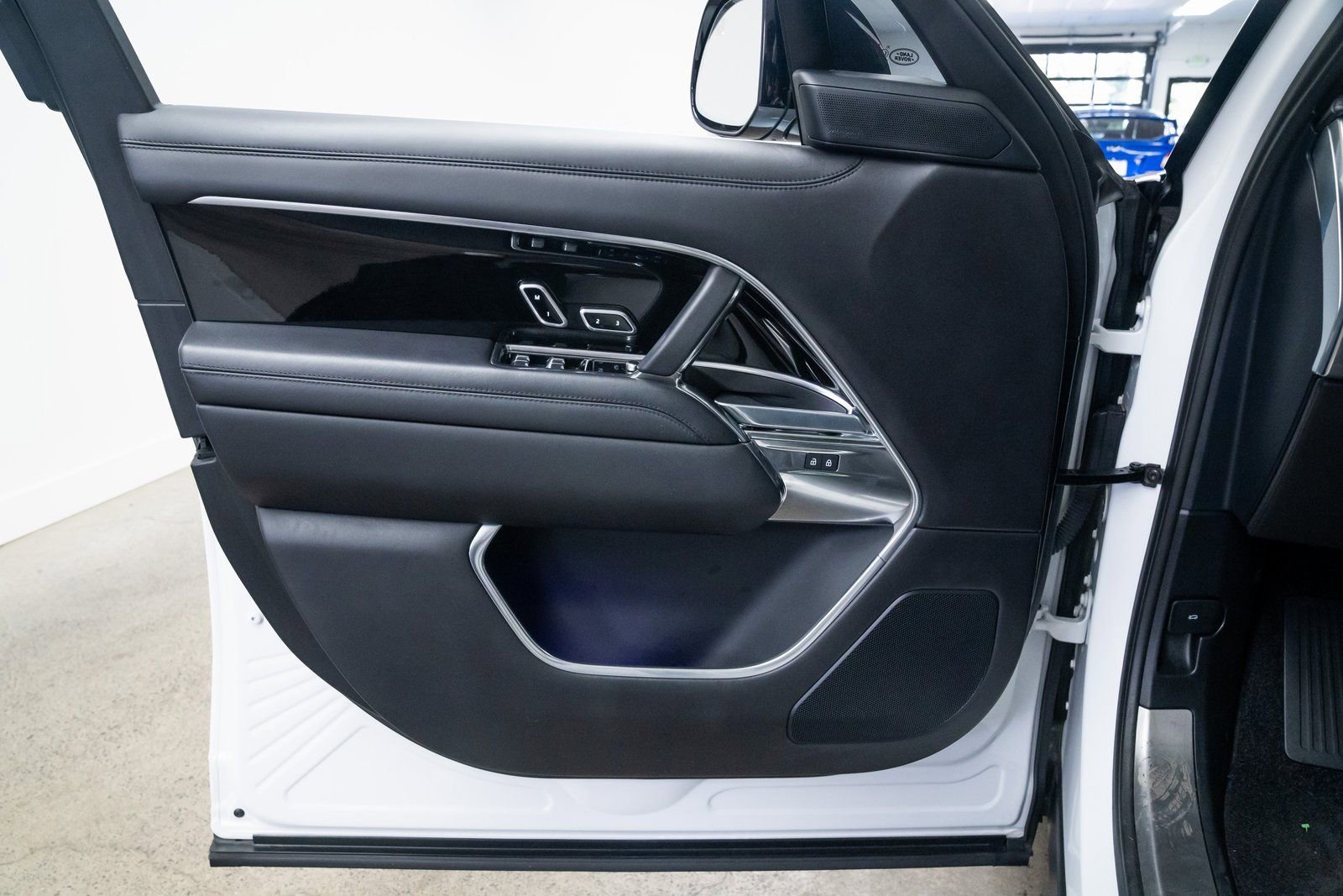 Used 2022 Land Rover Range Rover SE image 17