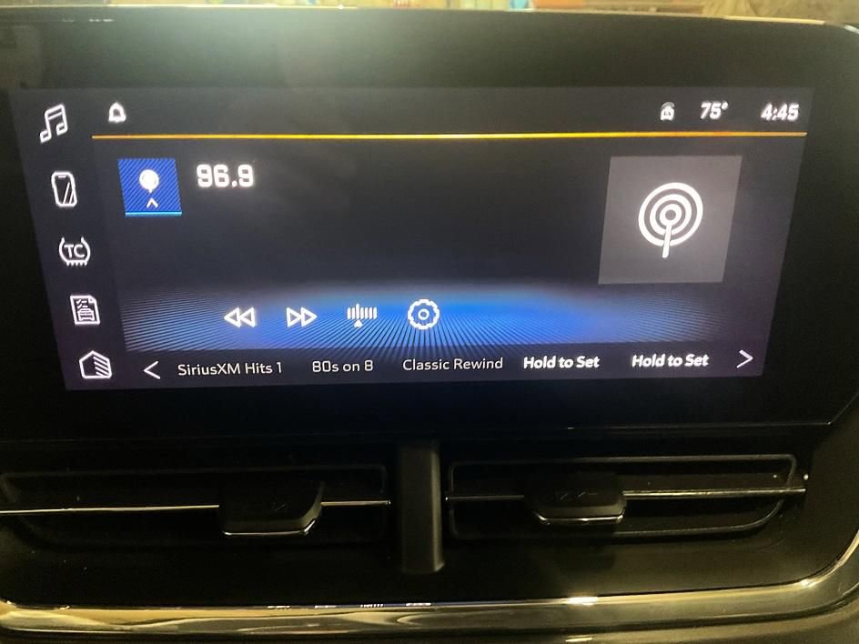 Used 2025 Chevrolet Trax ACTIV FWD image 18