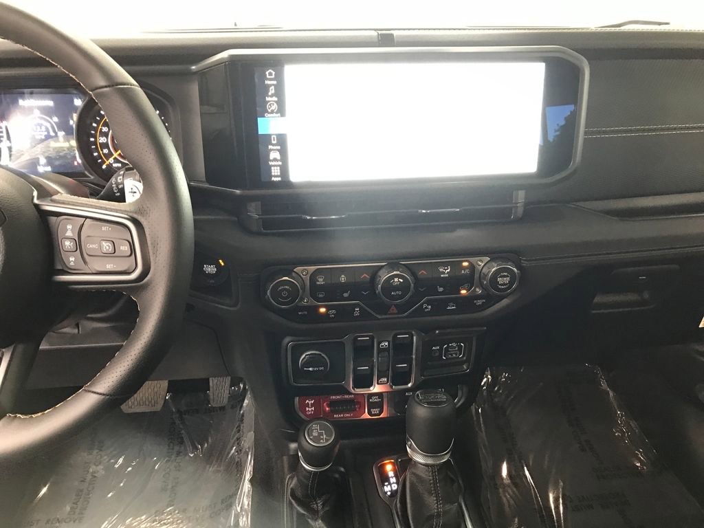 New 2025 Jeep Wrangler Unlimited Rubicon 392 image 16