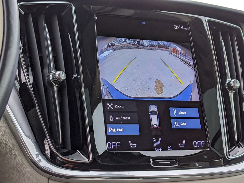 Used 2021 Volvo V60 T5 Momentum image 17