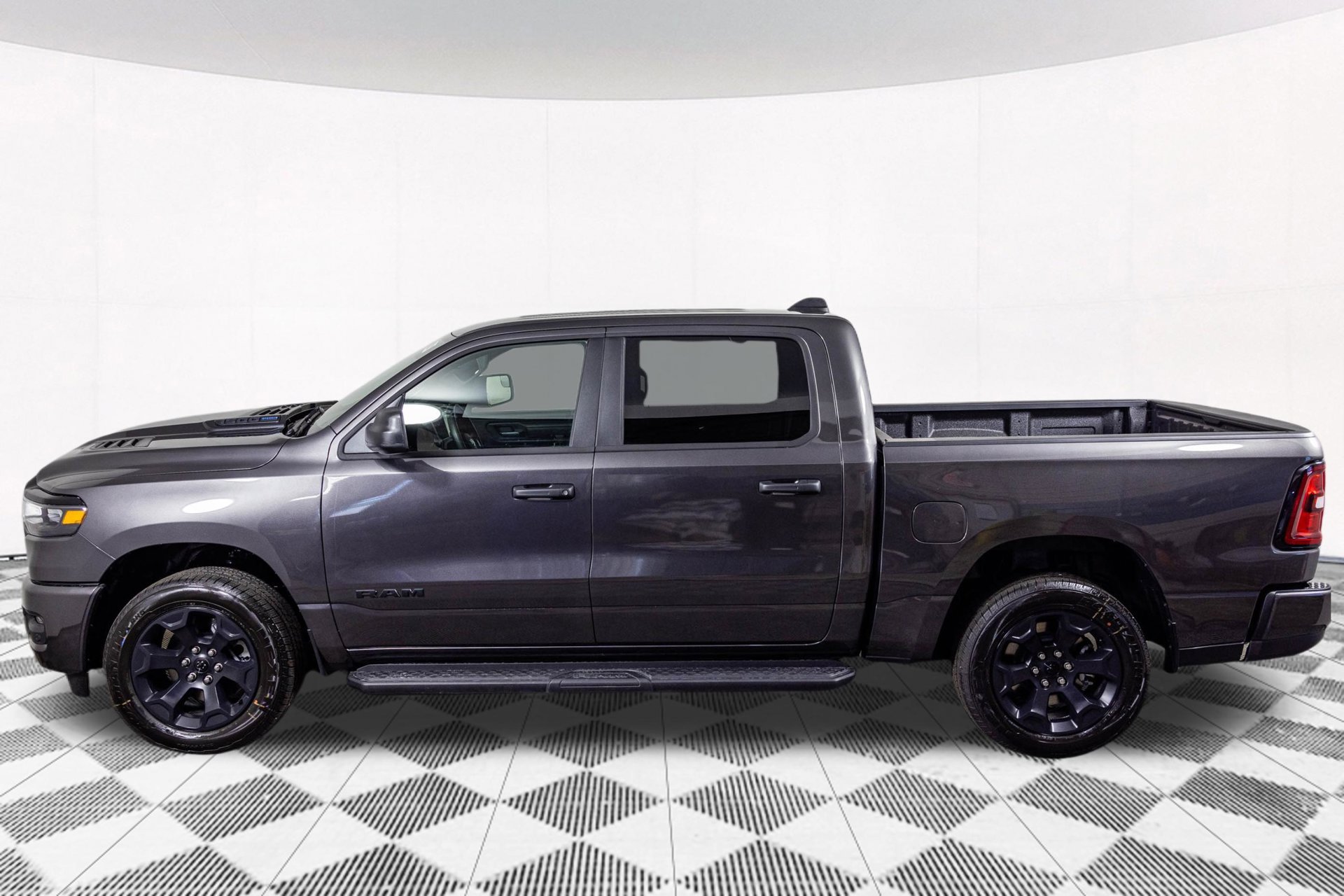 New 2026 RAM 1500 Express AWD/4WD image 15