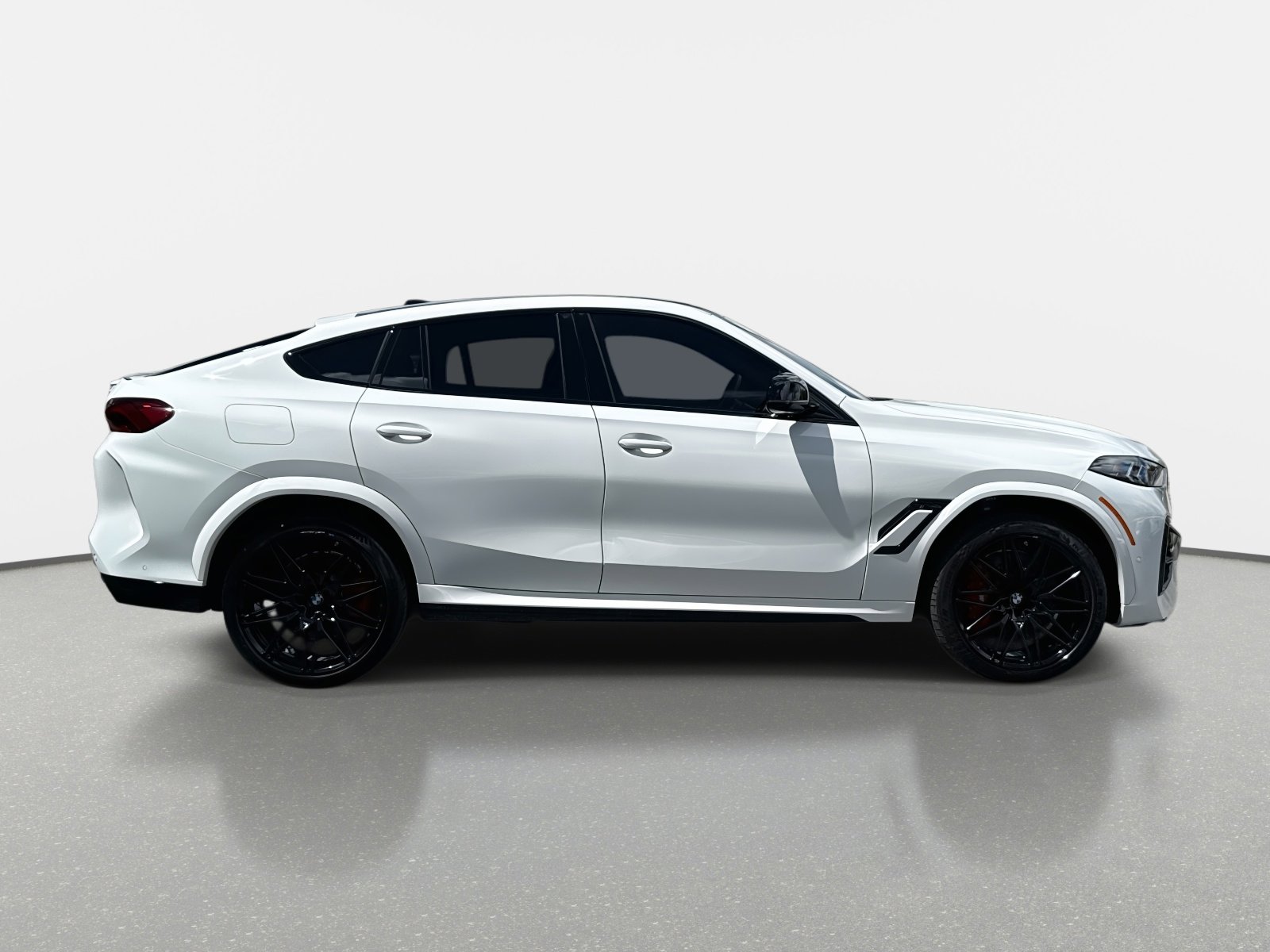 Used 2024 BMW X6 M Competition image 2