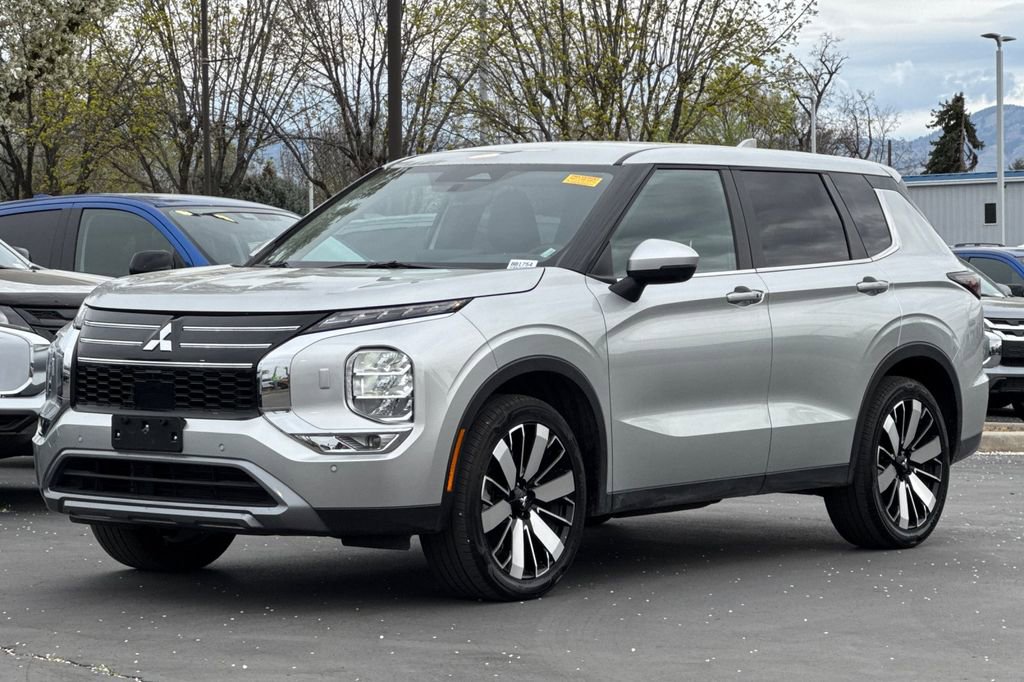 Used 2025 Mitsubishi Outlander SE AWD/4WD image 8