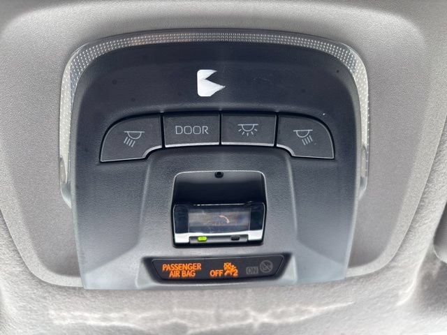 Used 2025 Toyota Corolla Cross LE AWD/4WD image 32