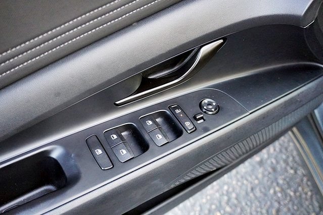 Certified 2026 Hyundai Elantra Sport FWD image 21