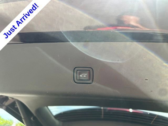 Used 2023 Chevrolet Traverse LT FWD image 28