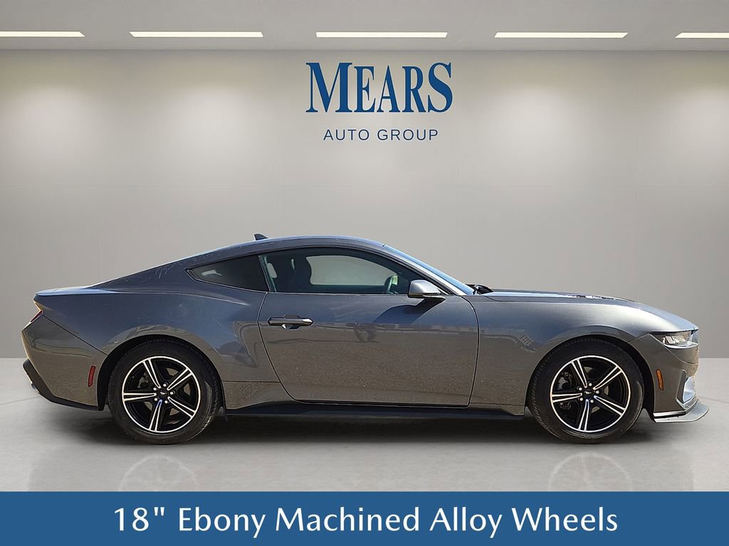 Used 2024 Ford Mustang EcoBoost image 7