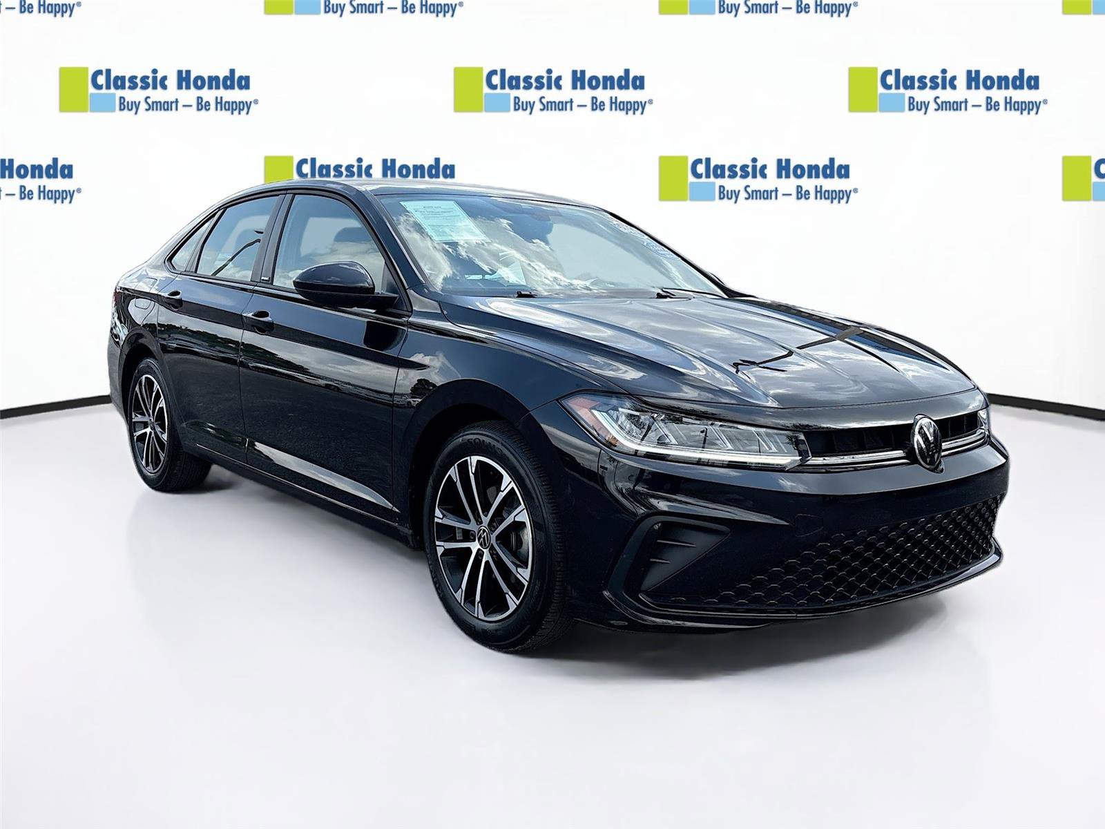 Used 2025 Volkswagen Jetta Sport FWD image 1