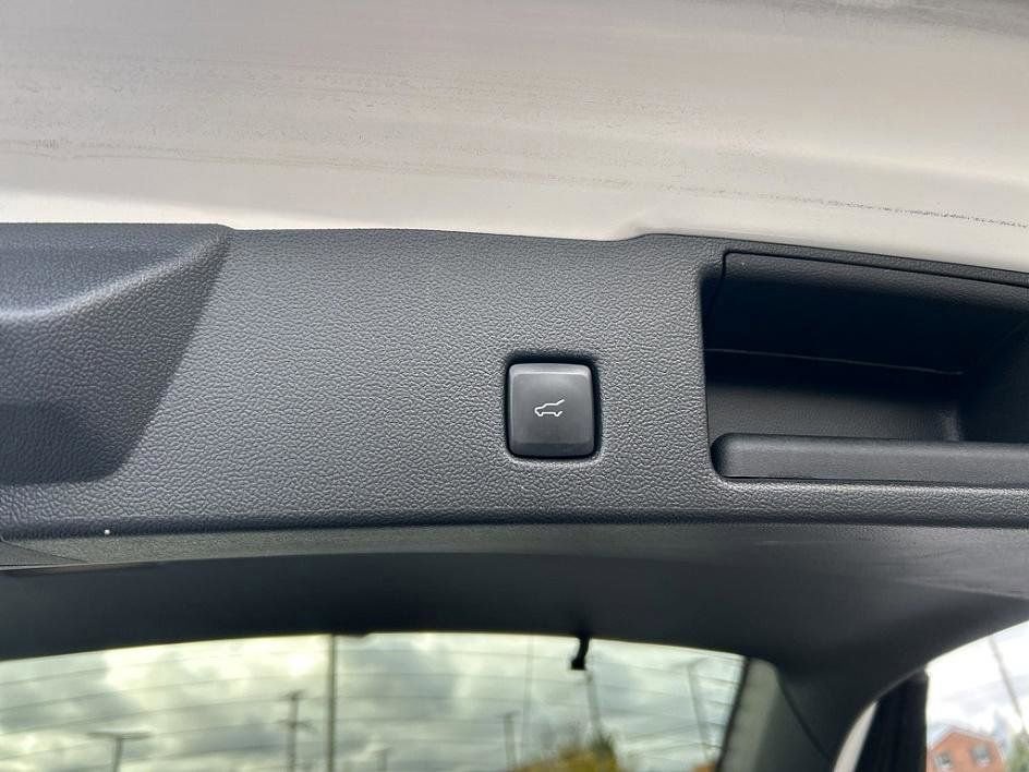 Used 2022 Ford Escape SEL image 28