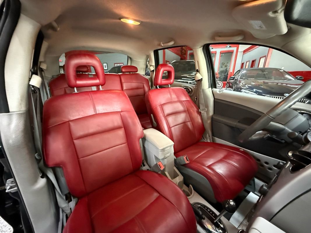 Used 2010 Chrysler PT Cruiser w/ PT Cruiser Couture Edition image 21