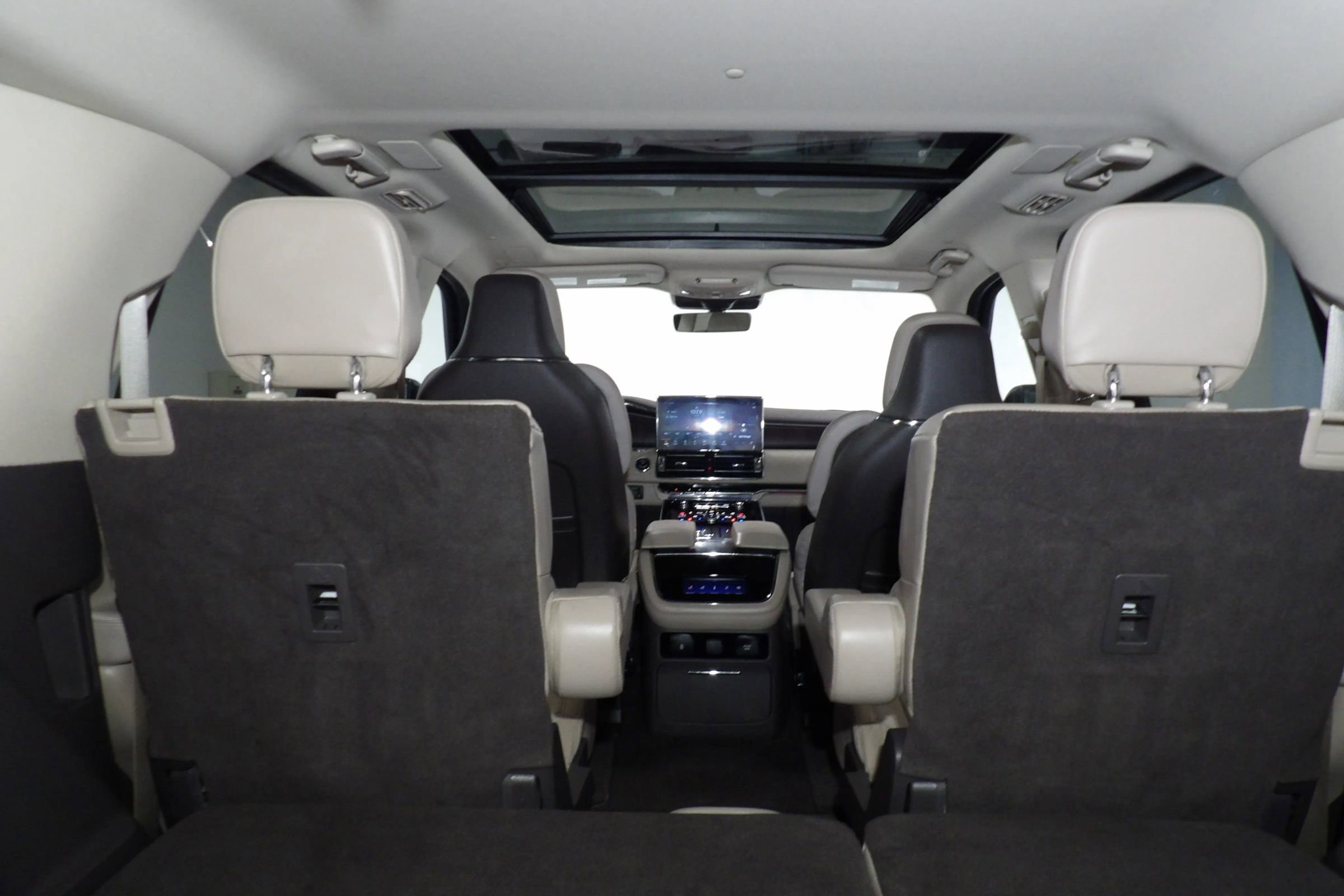 Used 2022 Lincoln Navigator Reserve AWD/4WD image 13
