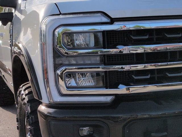 Used 2024 Ford F350 King Ranch w/ FX4 Off-Road Package image 9