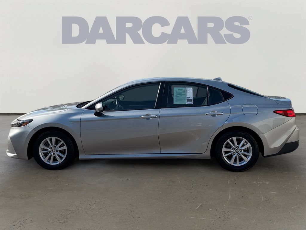Used 2025 Toyota Camry LE FWD image 4